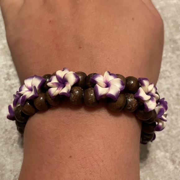Hawaiian Flower Bracelets - Picture 3 of 3